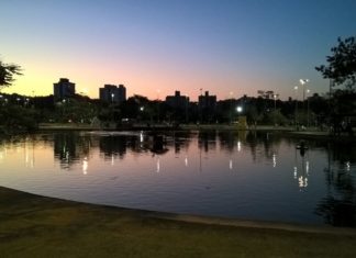 Morar em Blumenau, a cidade da Oktoberfest Blumenau, Parque Ramiro ao entardecer