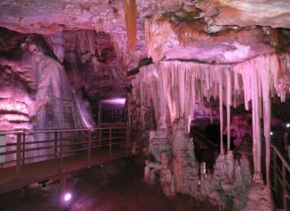 Gruta Rei do Mato, em Sete Lagoas Gruta Rei do Mato Sete Lagoas